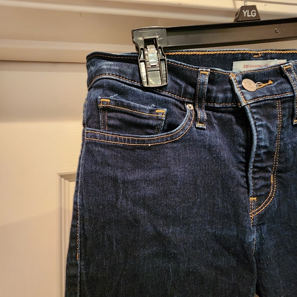Levi's Women's 311 Mid Rise Shaping Skinny Dark Denim Jeans Size 28 - Picture 4 of 11